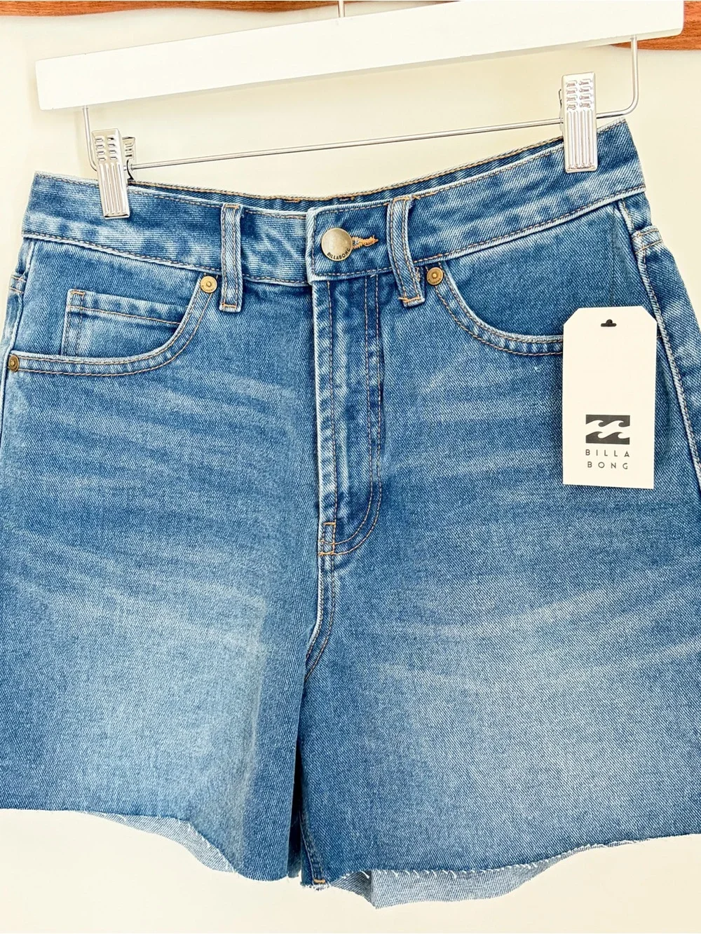 Billabong Riley Denim Cutoff Short Pacific Wash NWT sz 27